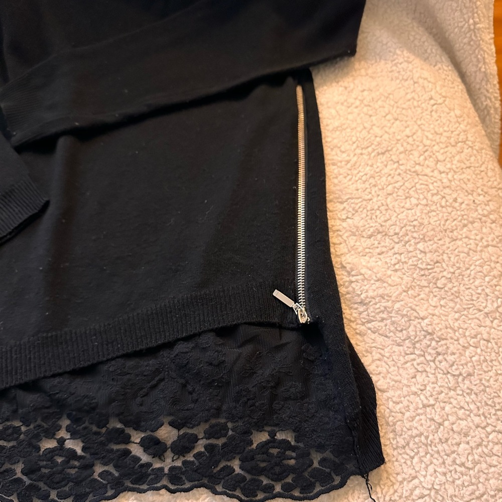 Sweater - Picture 4 of 4